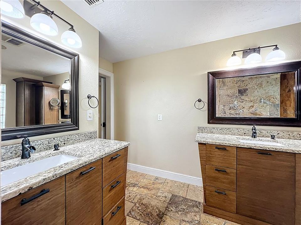 En Venta: $427,000 (5 camas, 3 baños, 2807 Pies cuadrados)