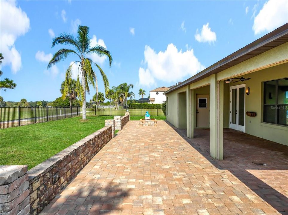 En Venta: $427,000 (5 camas, 3 baños, 2807 Pies cuadrados)