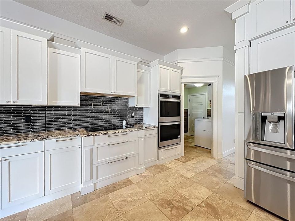 En Venta: $427,000 (5 camas, 3 baños, 2807 Pies cuadrados)