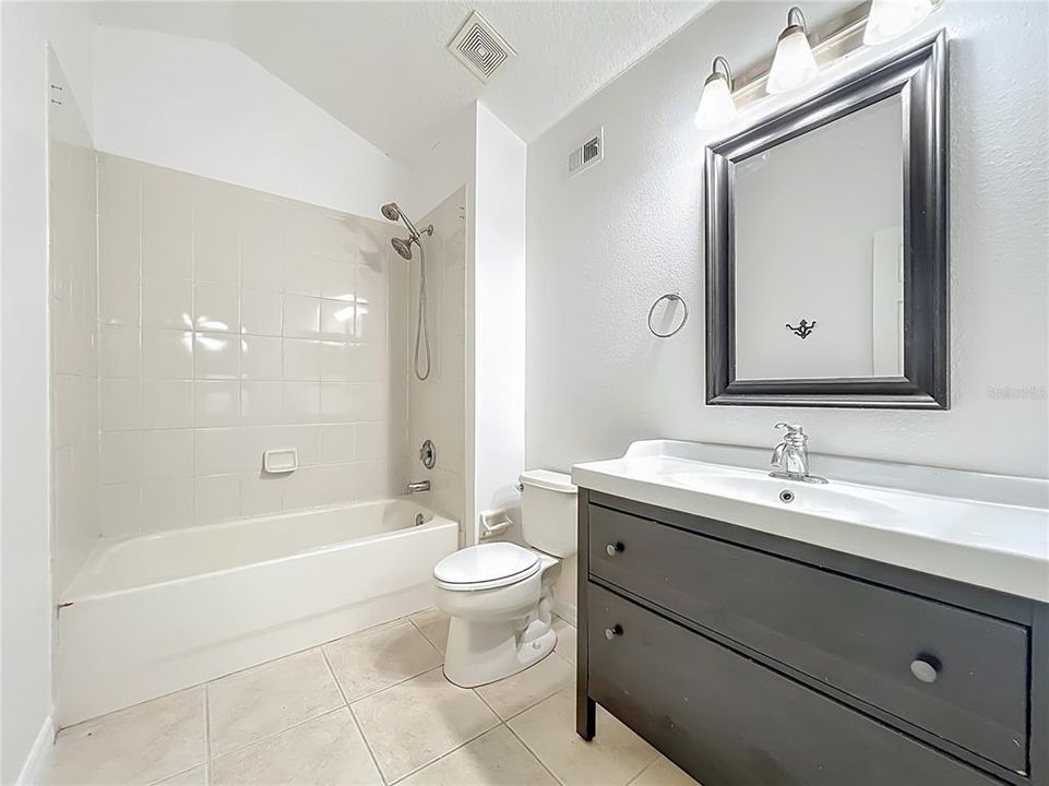 En Venta: $417,000 (5 camas, 3 baños, 2807 Pies cuadrados)