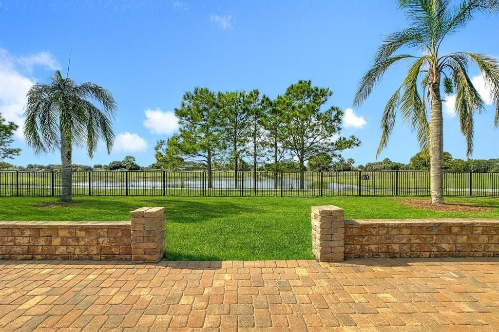 En Venta: $427,000 (5 camas, 3 baños, 2807 Pies cuadrados)