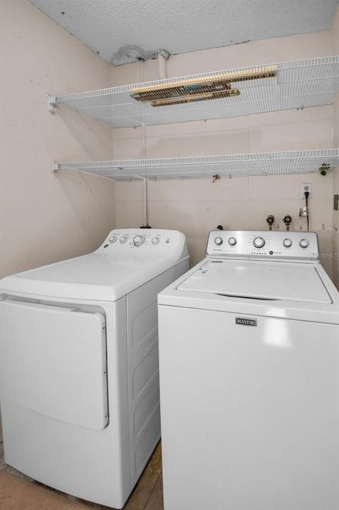 Active With Contract: $186,000 (2 beds, 2 baths, 815 Square Feet)