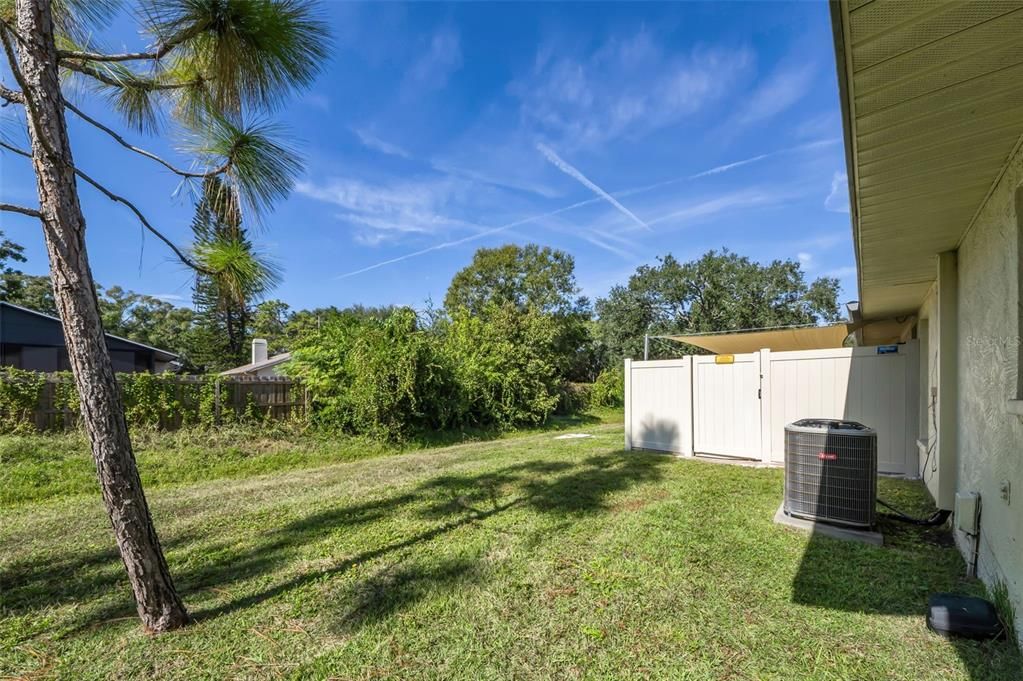 Active With Contract: $186,000 (2 beds, 2 baths, 815 Square Feet)