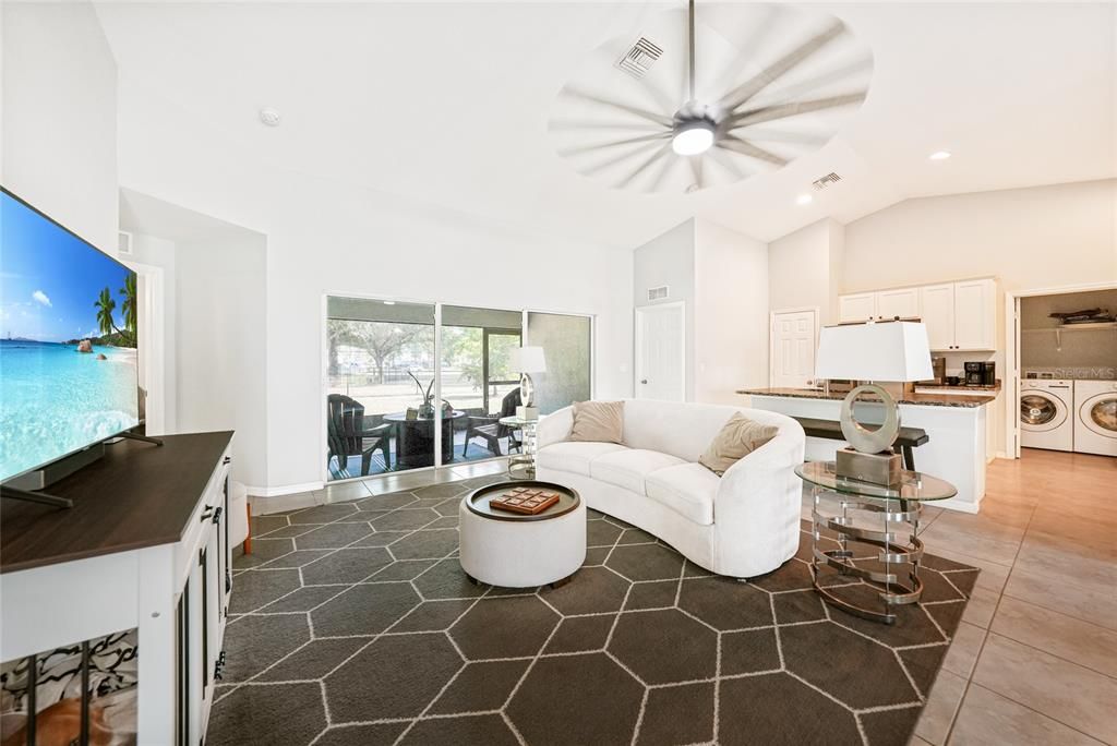 En Venta: $330,000 (4 camas, 2 baños, 1829 Pies cuadrados)