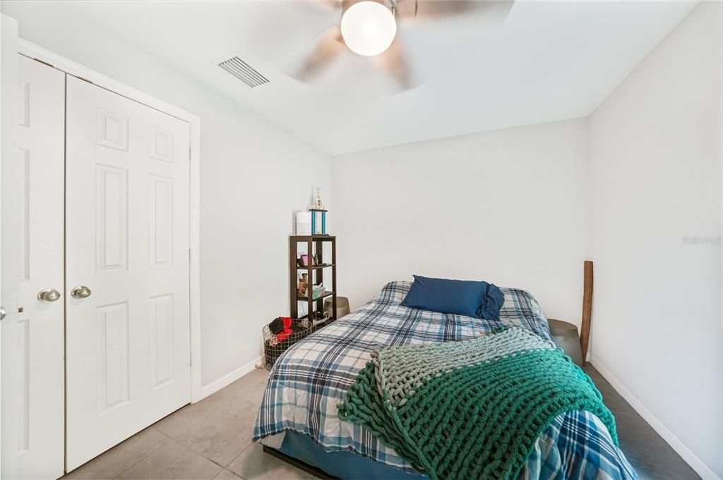 En Venta: $330,000 (4 camas, 2 baños, 1829 Pies cuadrados)