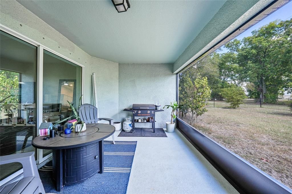 En Venta: $330,000 (4 camas, 2 baños, 1829 Pies cuadrados)