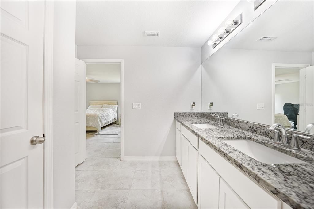 En Venta: $330,000 (4 camas, 2 baños, 1829 Pies cuadrados)