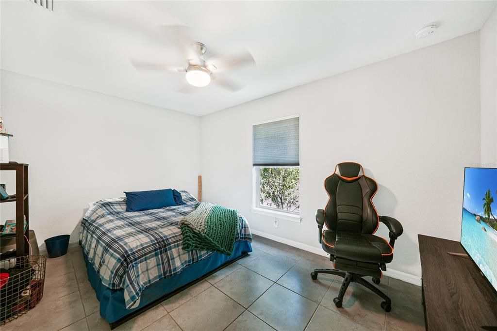 En Venta: $330,000 (4 camas, 2 baños, 1829 Pies cuadrados)