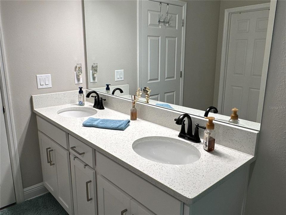 待售: $409,000 (4 贝兹, 2 浴室, 1720 平方英尺)