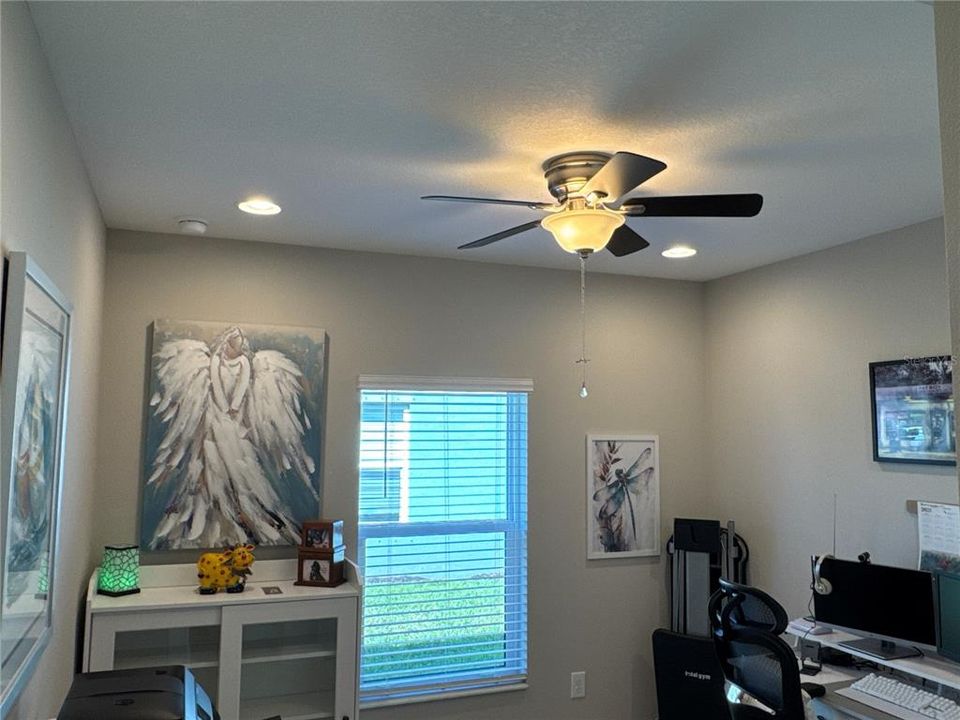 待售: $409,000 (4 贝兹, 2 浴室, 1720 平方英尺)