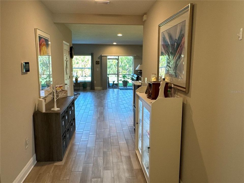 待售: $409,000 (4 贝兹, 2 浴室, 1720 平方英尺)