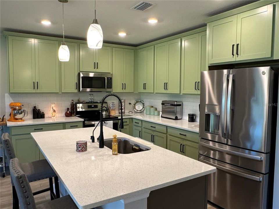 待售: $409,000 (4 贝兹, 2 浴室, 1720 平方英尺)