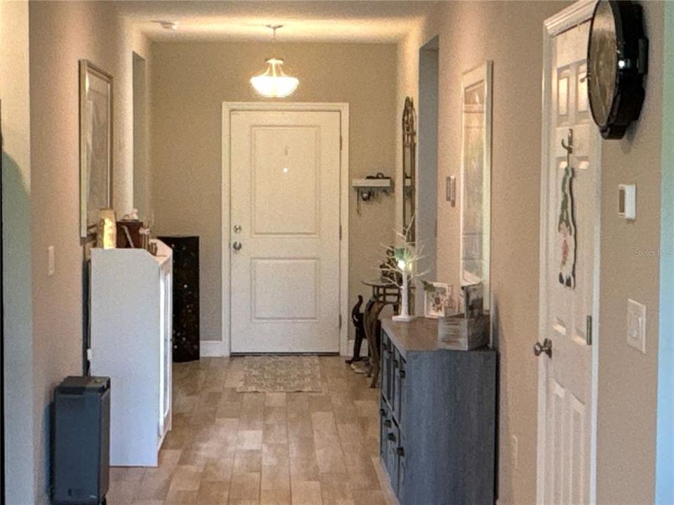 待售: $409,000 (4 贝兹, 2 浴室, 1720 平方英尺)