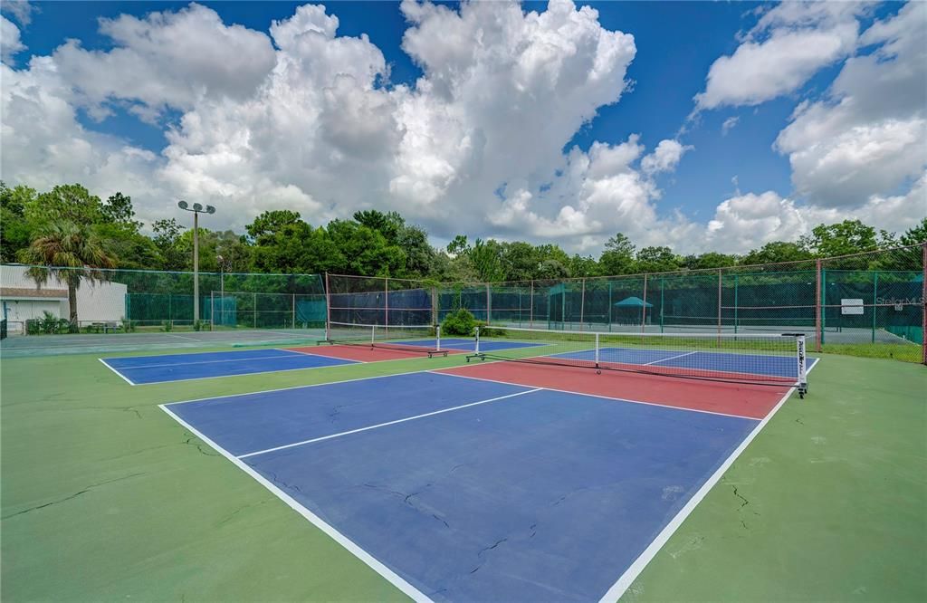 На продажу: $34,000 (0.29 acres)