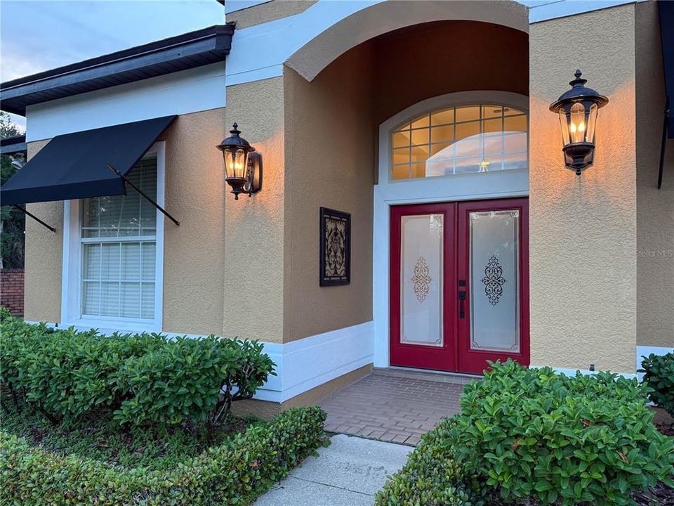 For Sale: $685,000 (4 beds, 3 baths, 2800 Square Feet)