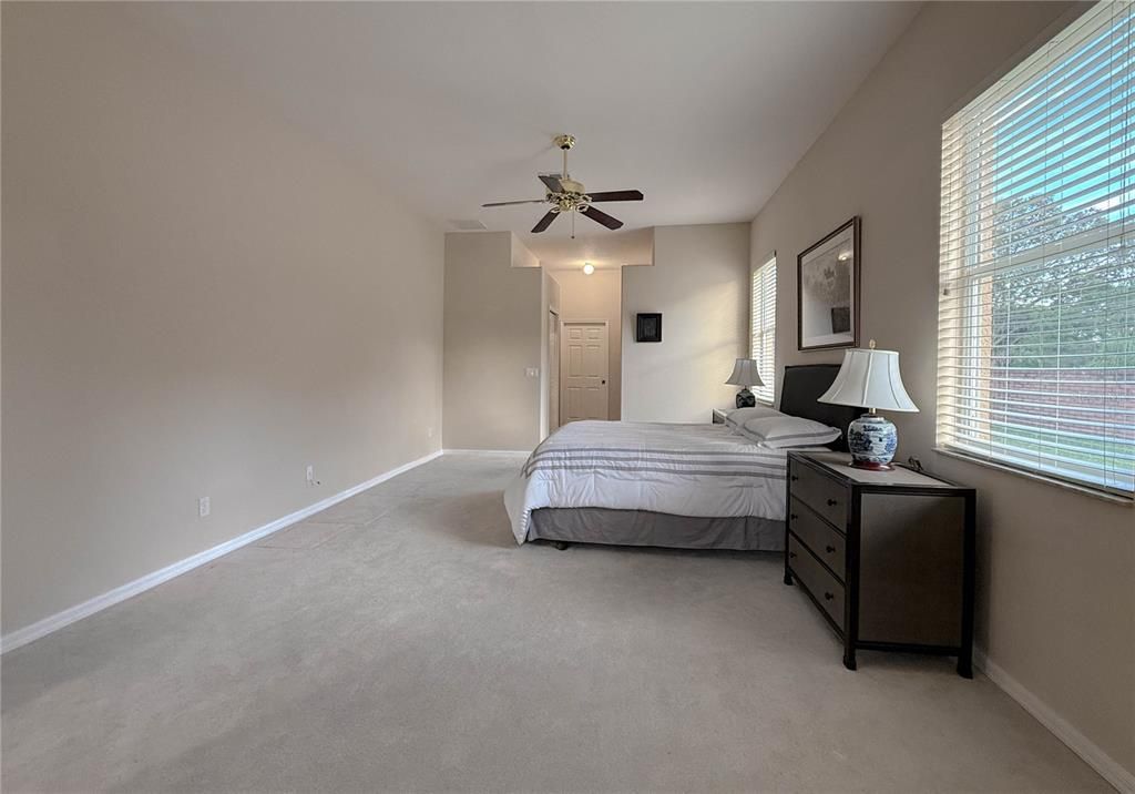 For Sale: $685,000 (4 beds, 3 baths, 2800 Square Feet)