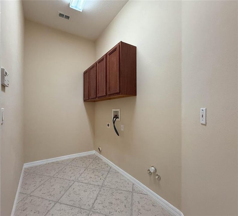 For Sale: $685,000 (4 beds, 3 baths, 2800 Square Feet)