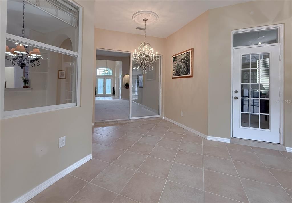 For Sale: $685,000 (4 beds, 3 baths, 2800 Square Feet)