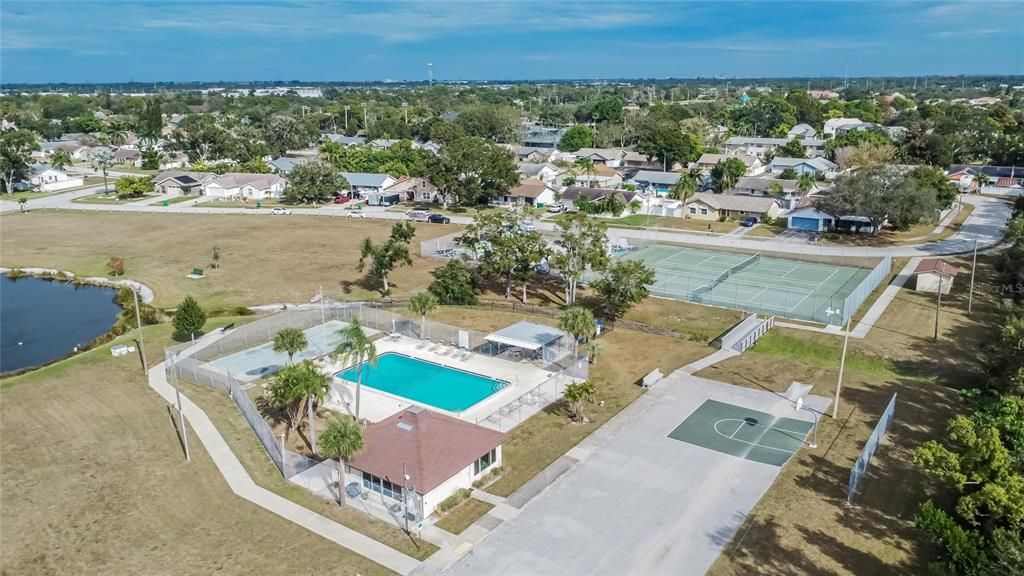 待售: $199,000 (2 贝兹, 2 浴室, 995 平方英尺)