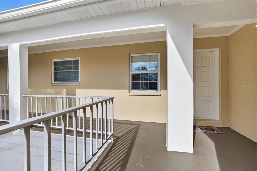 待售: $199,000 (2 贝兹, 2 浴室, 995 平方英尺)