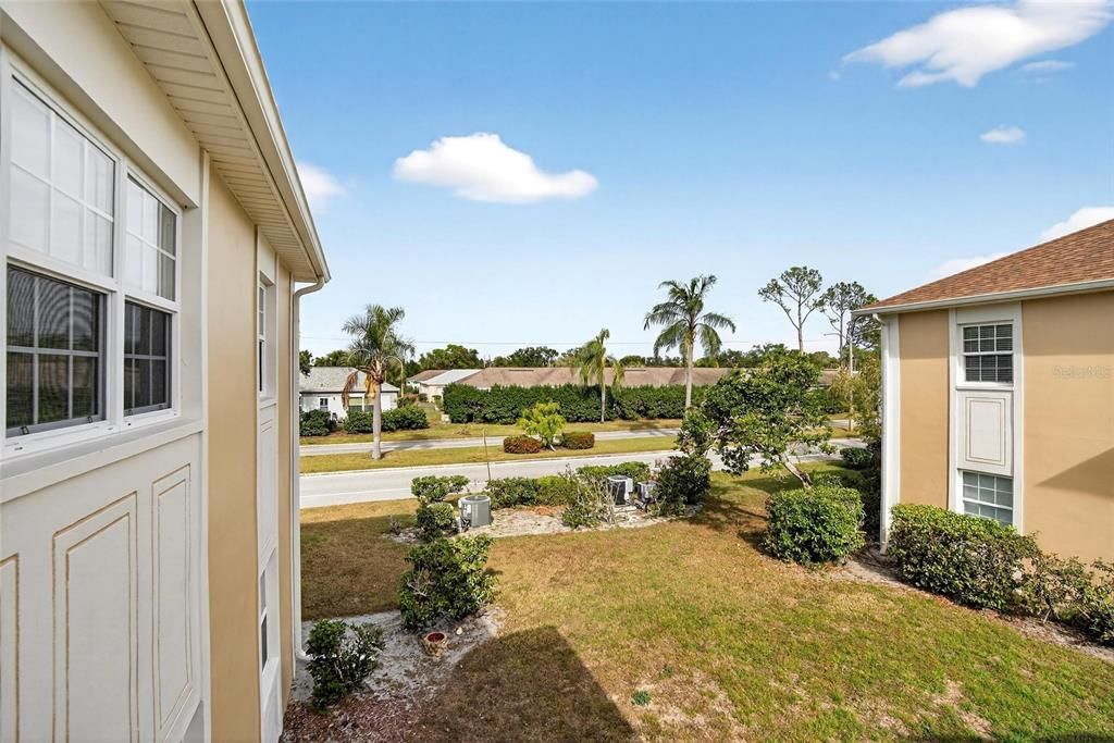 待售: $199,000 (2 贝兹, 2 浴室, 995 平方英尺)