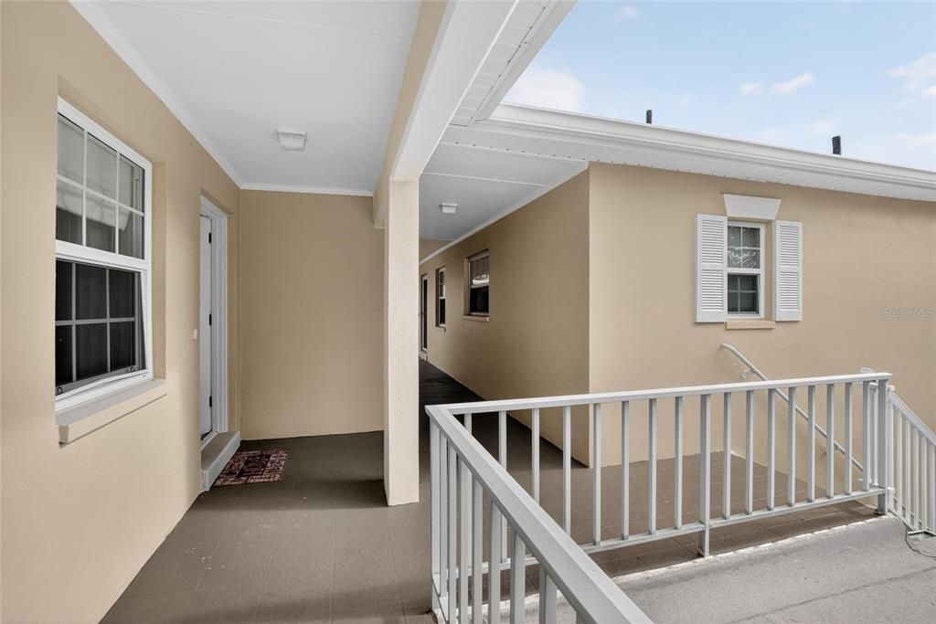 待售: $199,000 (2 贝兹, 2 浴室, 995 平方英尺)