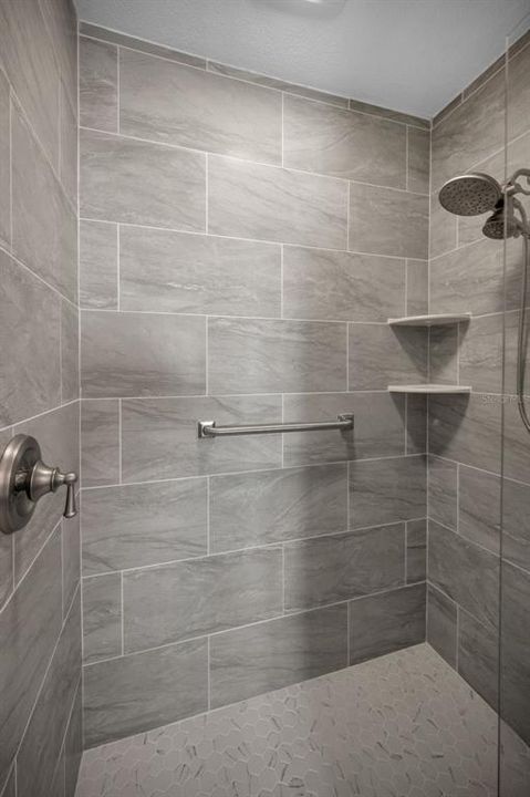 En Venta: $380,000 (3 camas, 2 baños, 1920 Pies cuadrados)