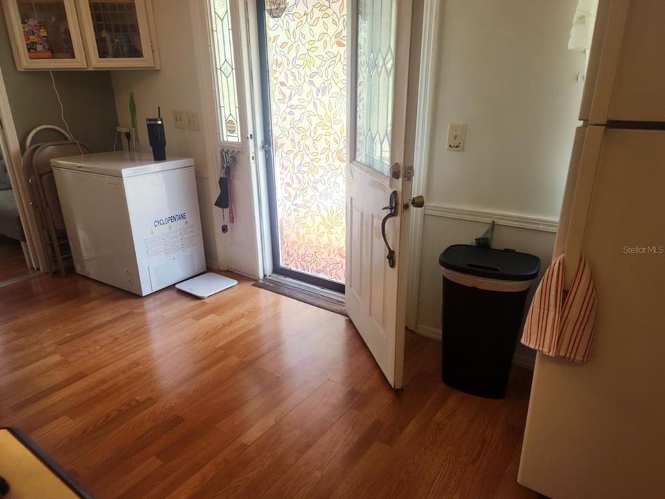 For Sale: $198,900 (2 beds, 1 baths, 516 Square Feet)