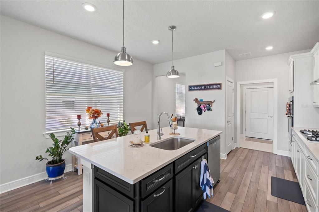 For Sale: $435,000 (2 beds, 2 baths, 1648 Square Feet)