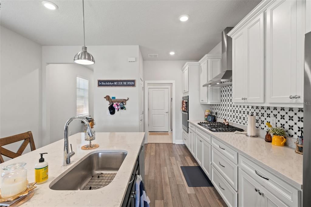 For Sale: $435,000 (2 beds, 2 baths, 1648 Square Feet)