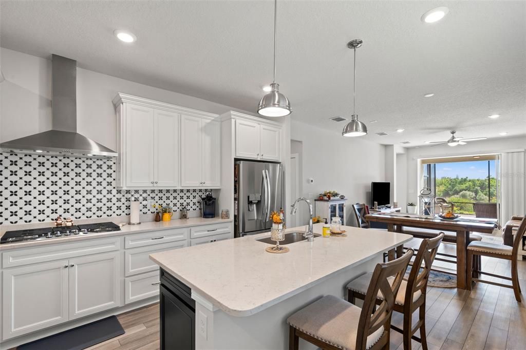 For Sale: $435,000 (2 beds, 2 baths, 1648 Square Feet)