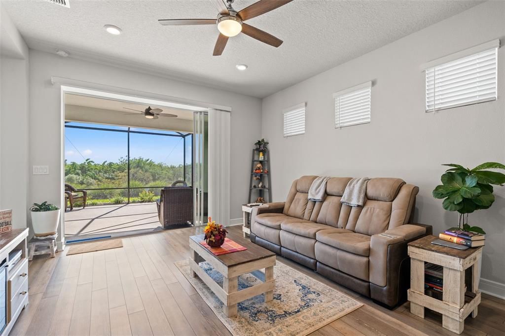 For Sale: $435,000 (2 beds, 2 baths, 1648 Square Feet)