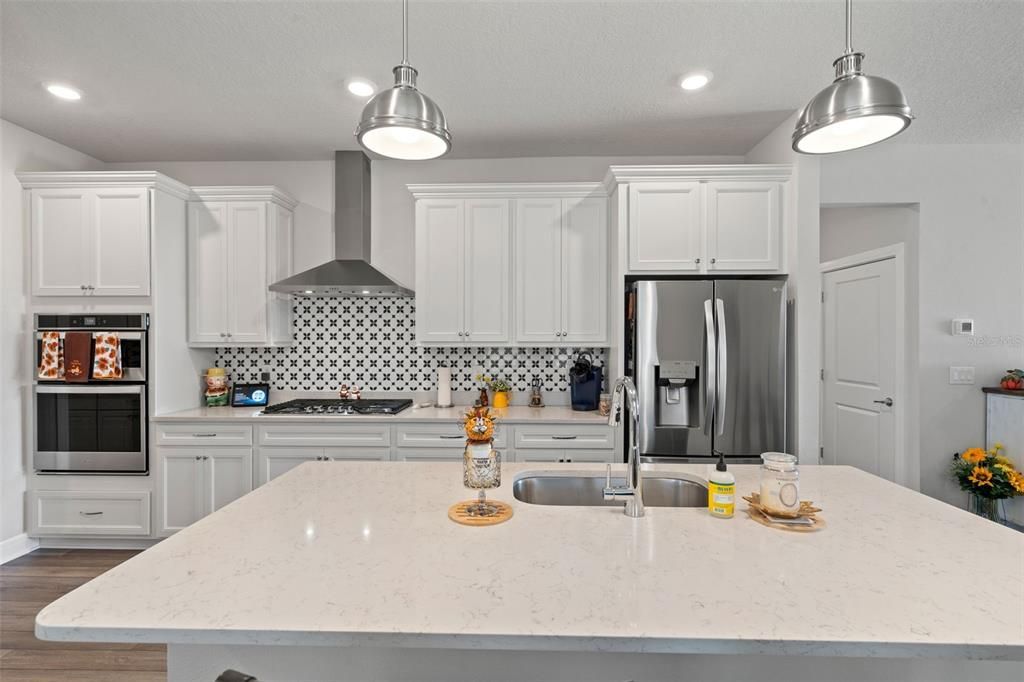 For Sale: $435,000 (2 beds, 2 baths, 1648 Square Feet)