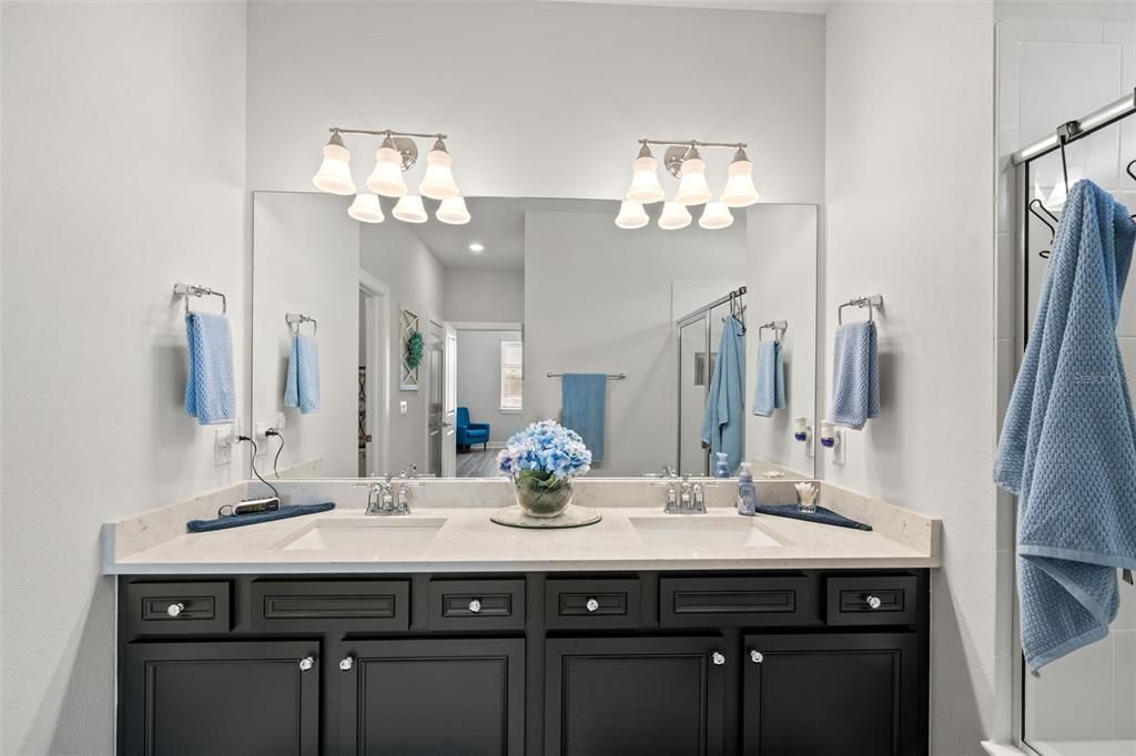 For Sale: $435,000 (2 beds, 2 baths, 1648 Square Feet)