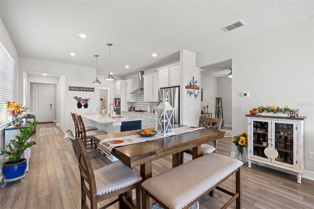 For Sale: $435,000 (2 beds, 2 baths, 1648 Square Feet)