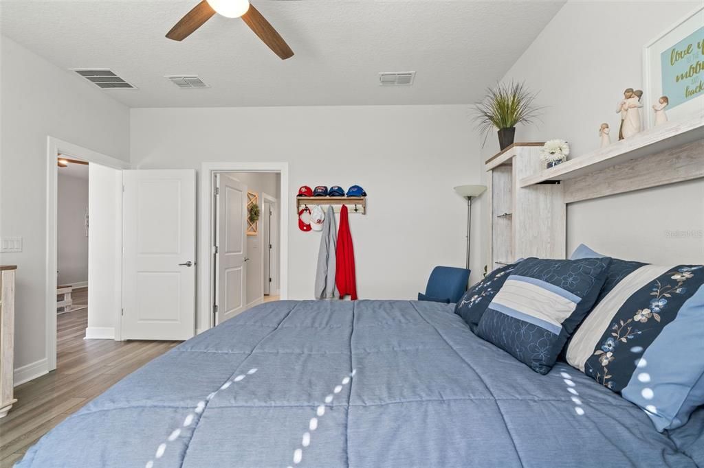 For Sale: $435,000 (2 beds, 2 baths, 1648 Square Feet)