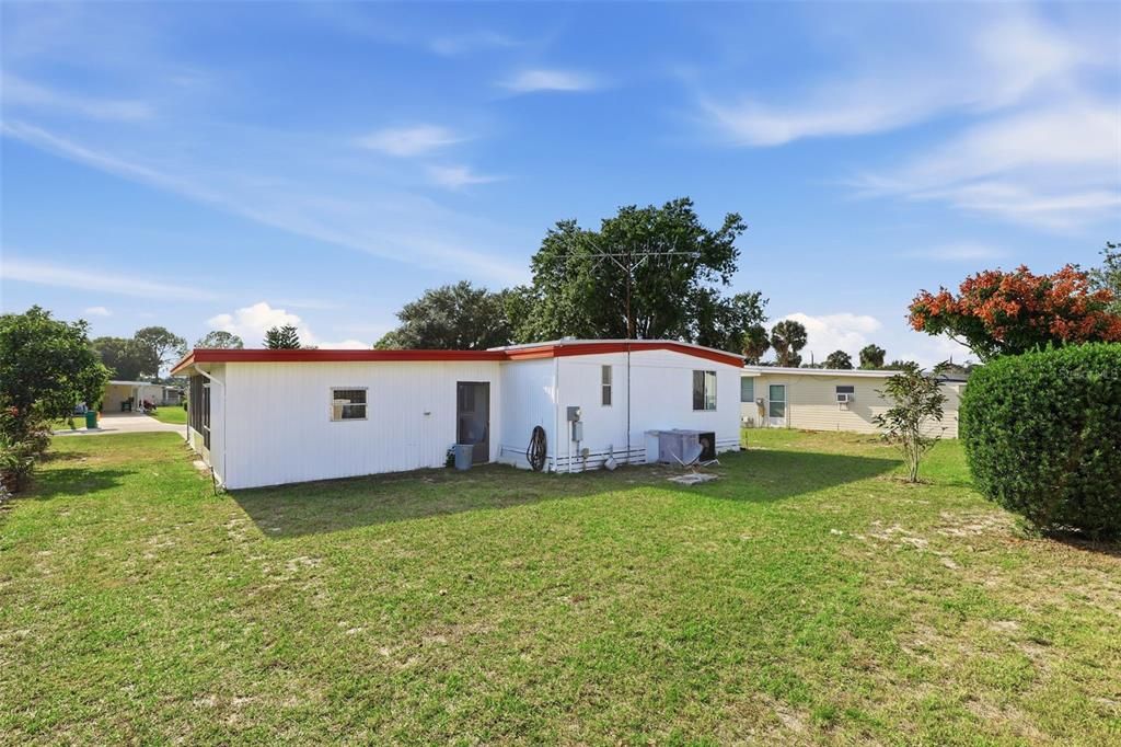 На продажу: $139,000 (2 спален, 2 ванн, 1104 Квадратных фут)