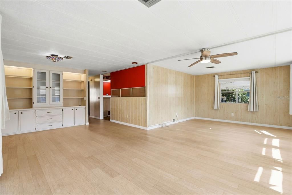 На продажу: $139,000 (2 спален, 2 ванн, 1104 Квадратных фут)