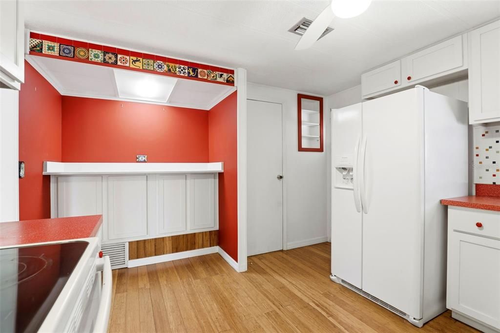 На продажу: $139,000 (2 спален, 2 ванн, 1104 Квадратных фут)