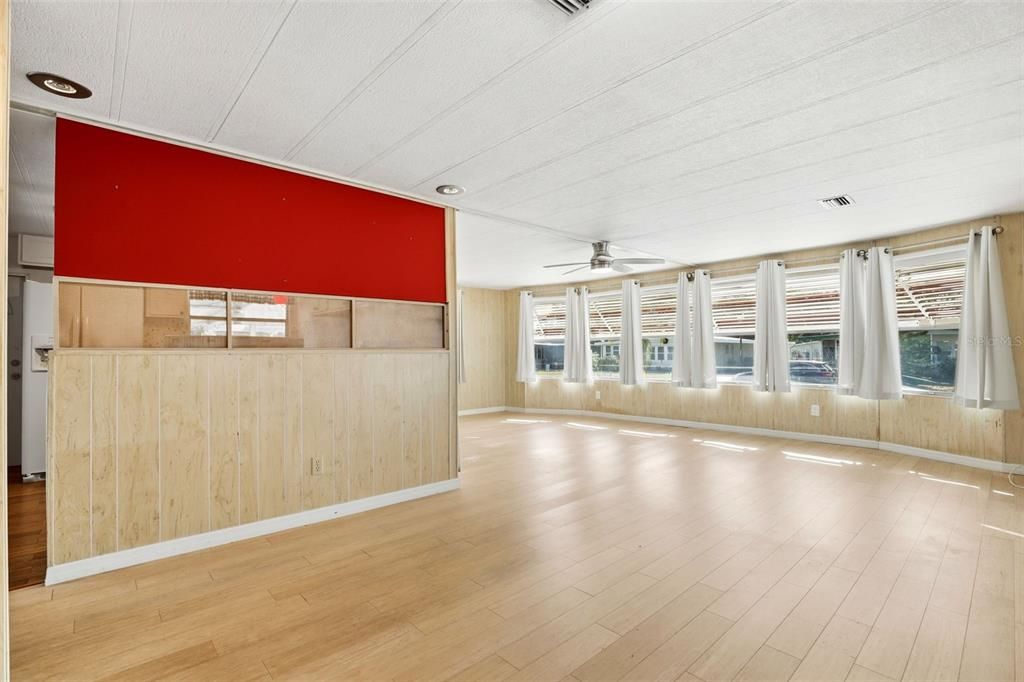 На продажу: $139,000 (2 спален, 2 ванн, 1104 Квадратных фут)