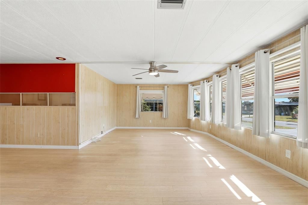 На продажу: $139,000 (2 спален, 2 ванн, 1104 Квадратных фут)