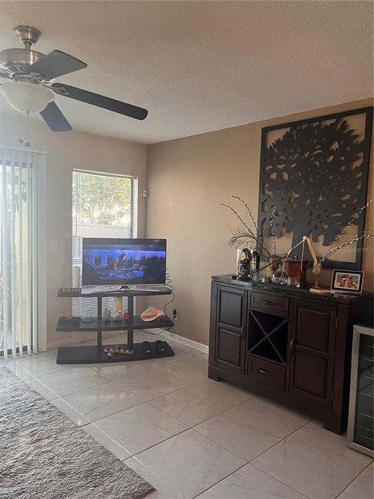 En Venta: $230,000 (2 camas, 1 baños, 1127 Pies cuadrados)