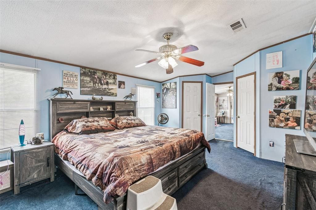 На продажу: $499,999 (4 спален, 2 ванн, 2322 Квадратных фут)