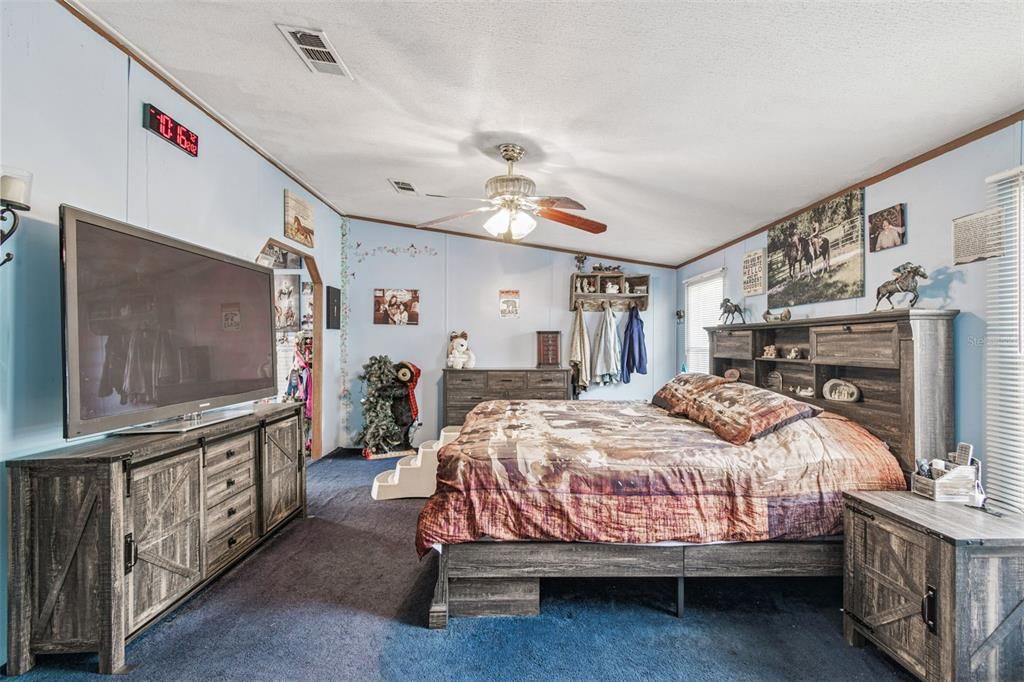 На продажу: $499,999 (4 спален, 2 ванн, 2322 Квадратных фут)