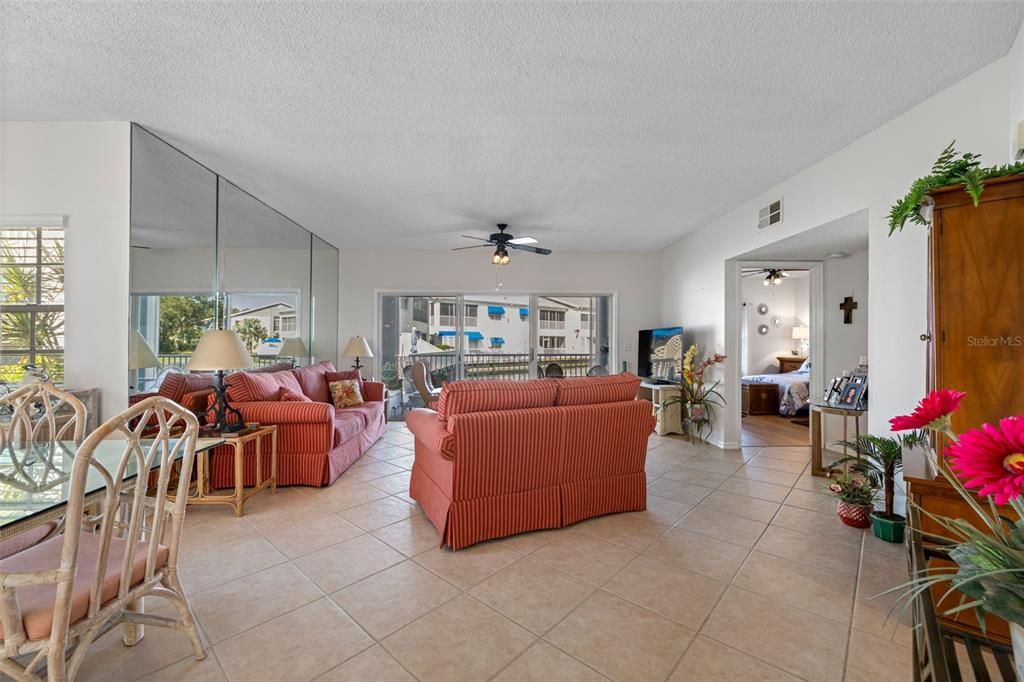 待售: $439,900 (3 贝兹, 2 浴室, 1340 平方英尺)