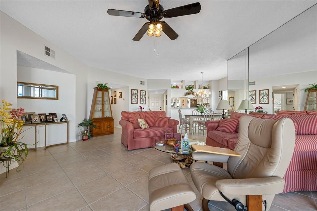 待售: $439,900 (3 贝兹, 2 浴室, 1340 平方英尺)