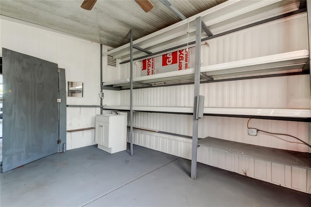 For Sale: $90,000 (2 beds, 2 baths, 912 Square Feet)