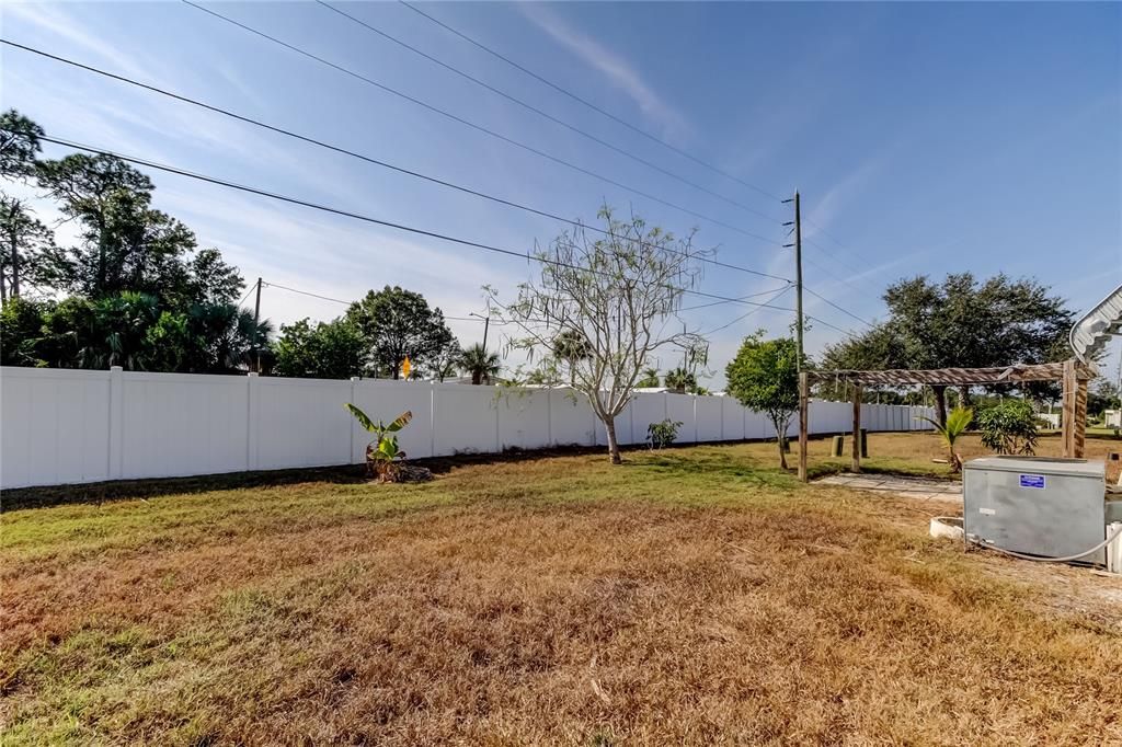 For Sale: $90,000 (2 beds, 2 baths, 912 Square Feet)