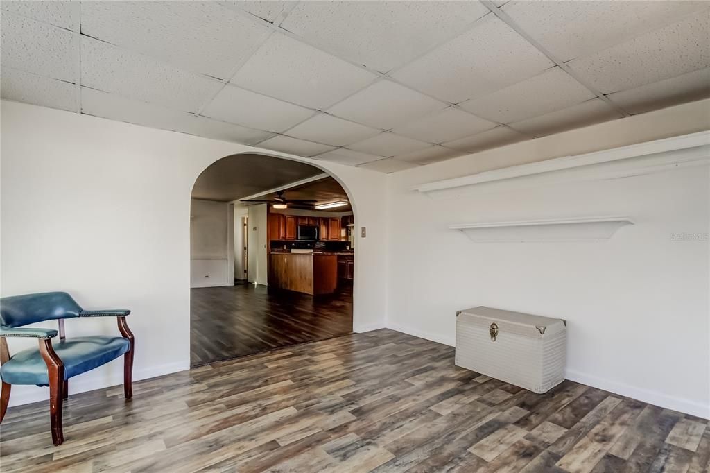 For Sale: $90,000 (2 beds, 2 baths, 912 Square Feet)