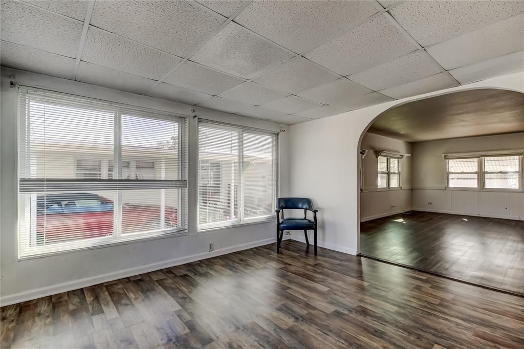 For Sale: $90,000 (2 beds, 2 baths, 912 Square Feet)